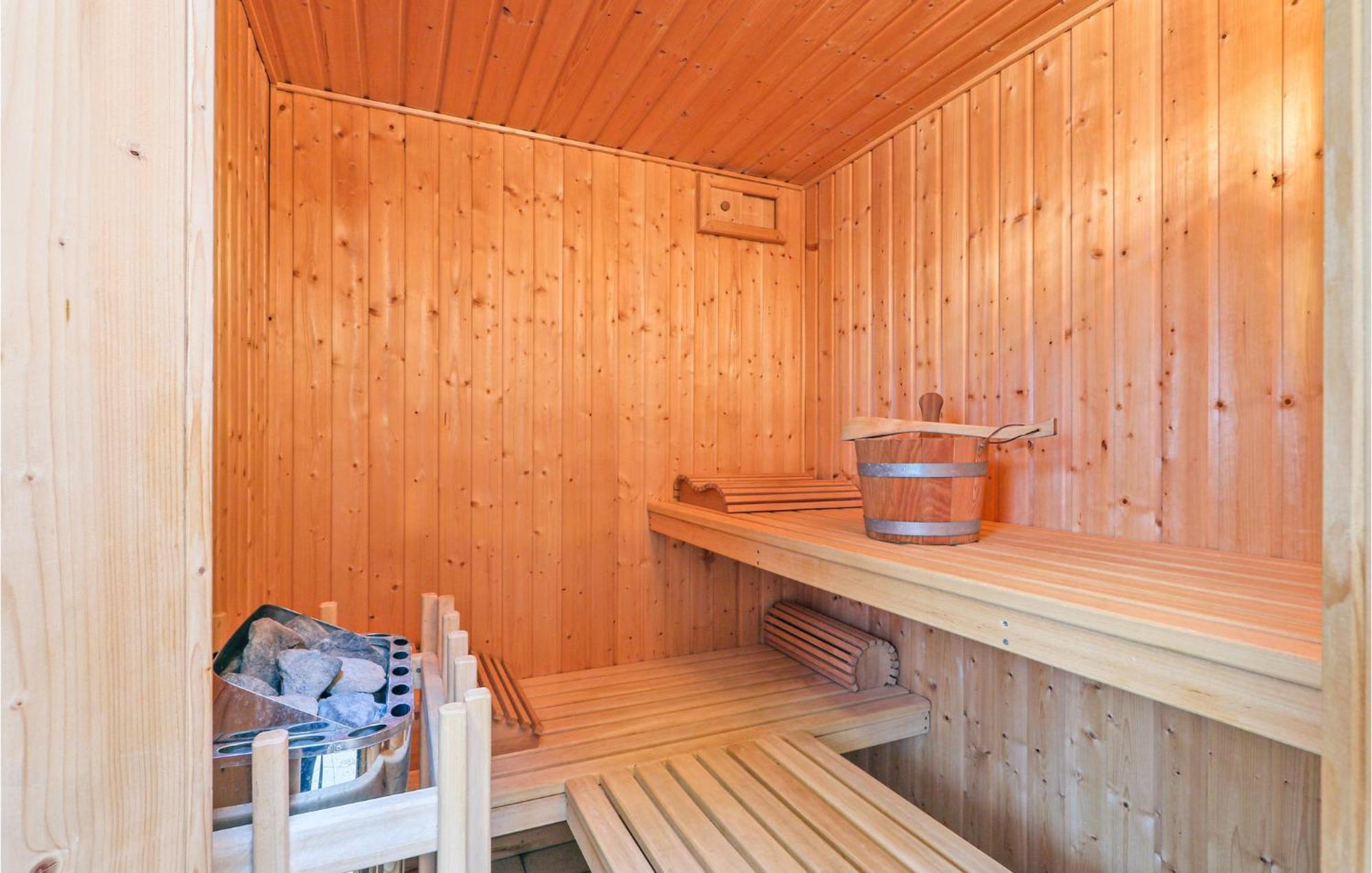 Nice Home In Rechlin With Sauna Exterior foto